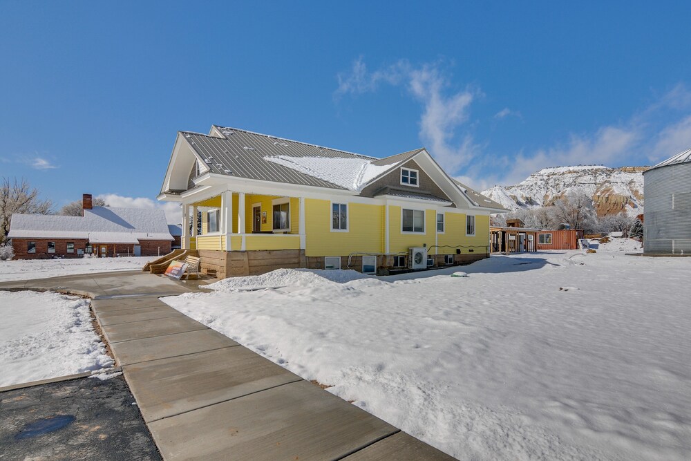 Beautiful Historic Home Near Bryce Canyon! view 3