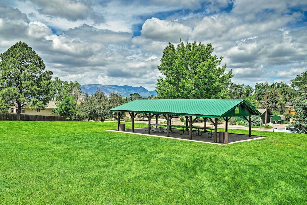 Lovely Colorado Springs Home: Mtn Views & Hot Tub!