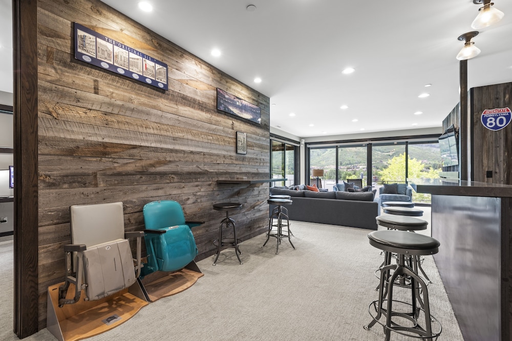 Nine Peaks 4 Bedroom Home