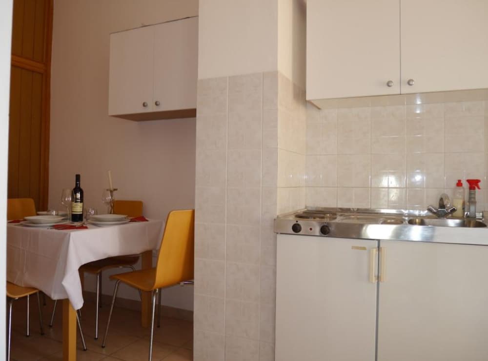 Dugi Rat Seaside Apartments