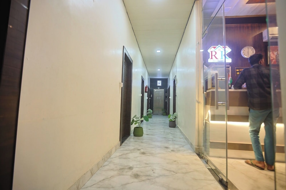 Hotel R K Residency Near Bihariji Mandir