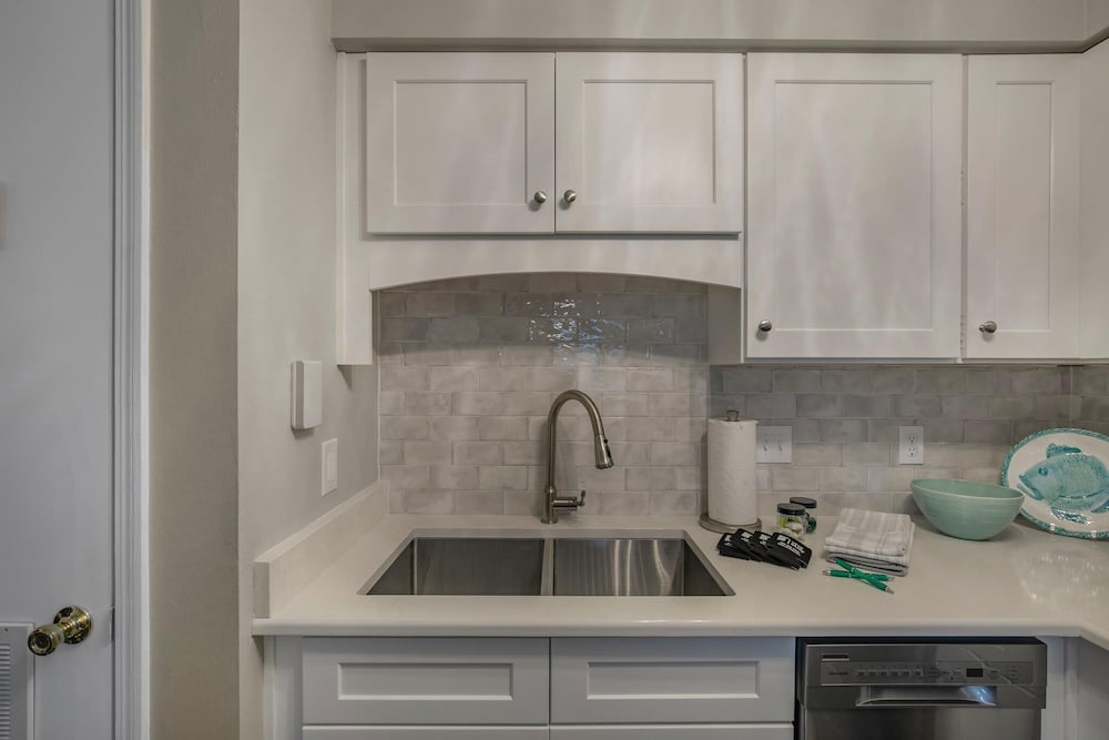 The Cove 205b