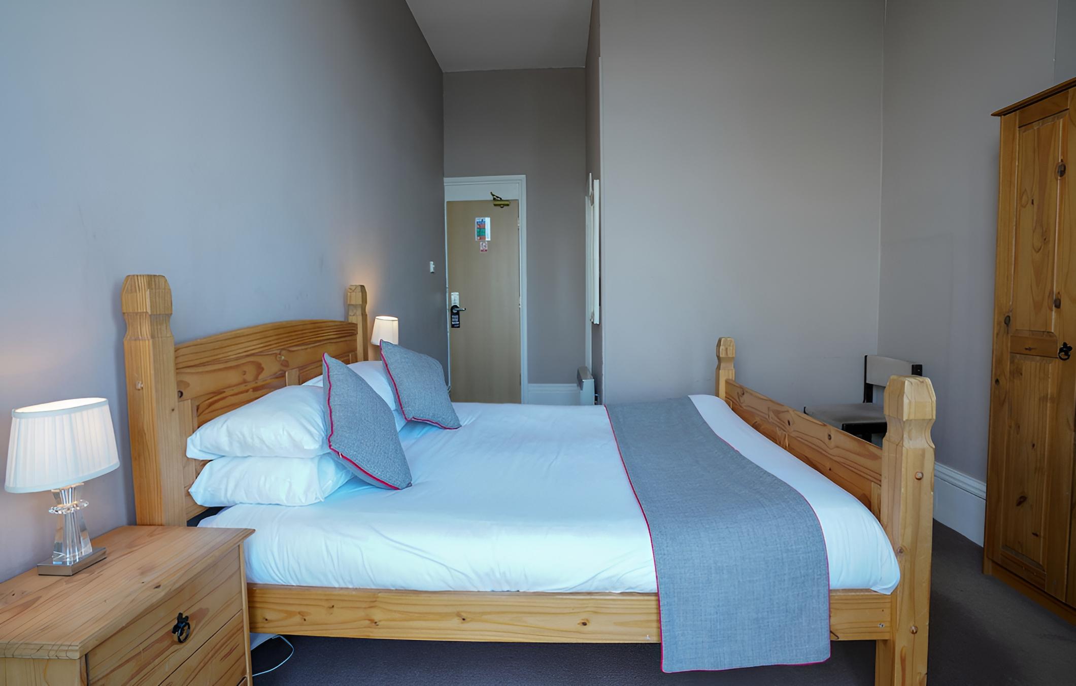 OYO Shanklin Beach Hotel