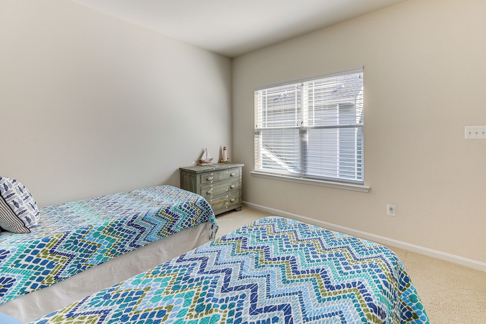 Spacious Townhome 2 Mi to Bethany Beach Boardwalk