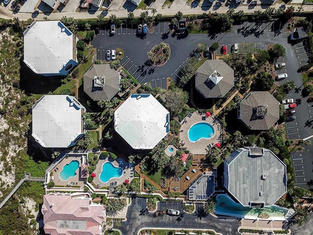 Beachside Paradise Pool & Historic Charm