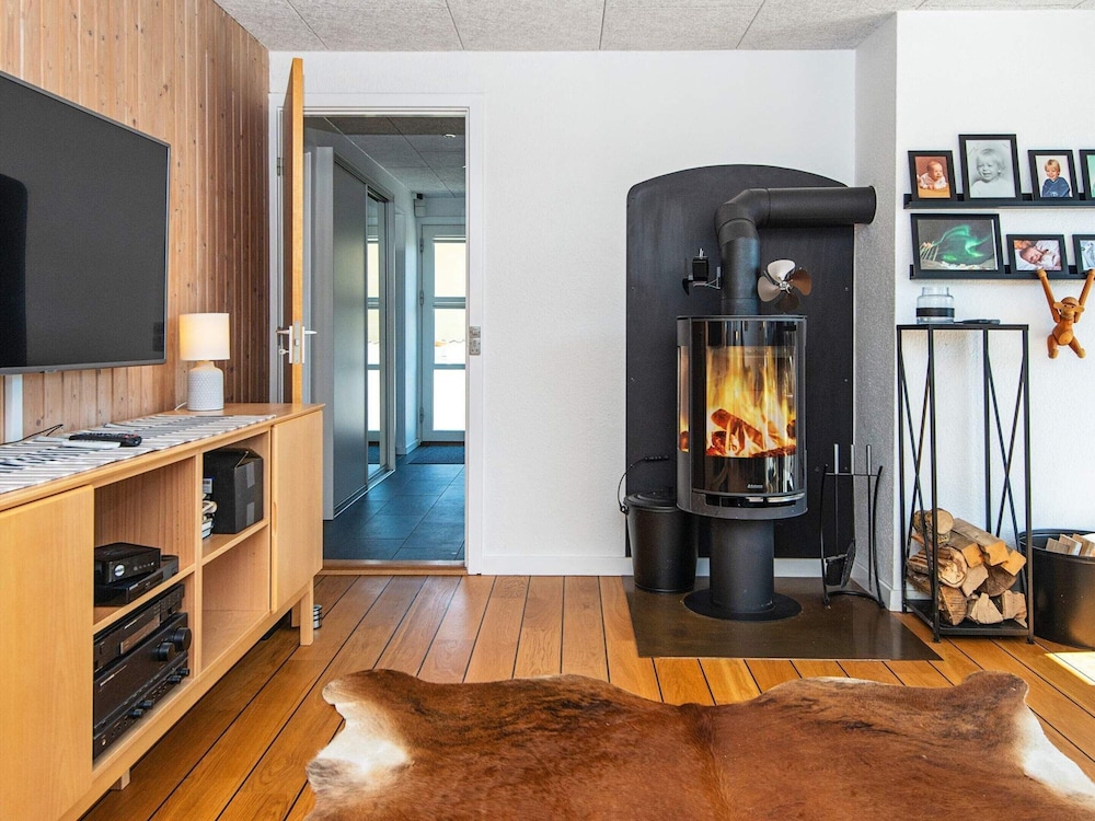 6 Person Holiday Home in Glesborg view 3