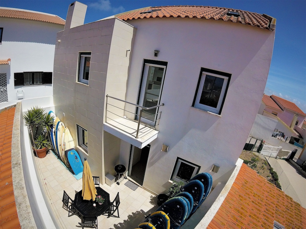 Peniche Surf Lodge - Hostel