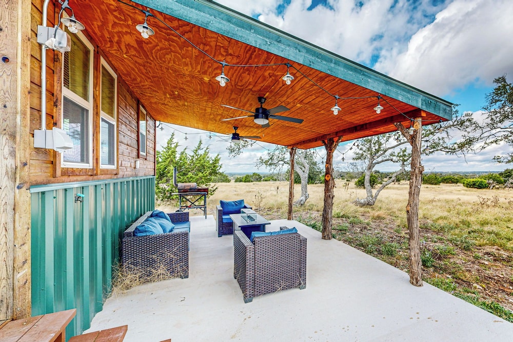 Charming Studio Cabin on the Ranch