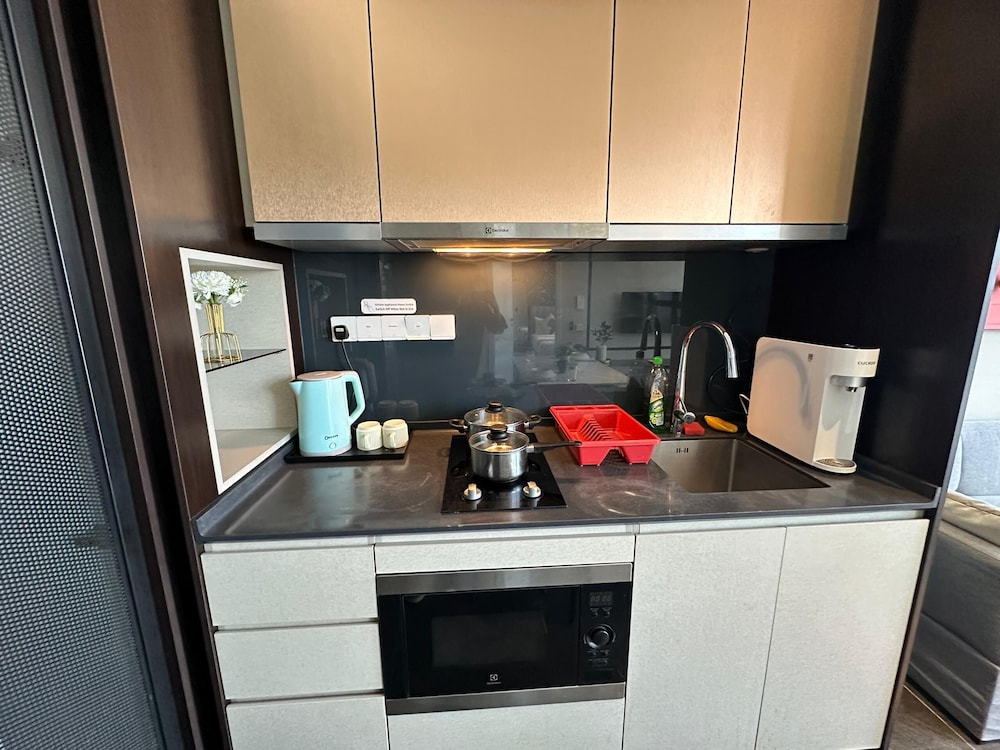 Scarletz Suites KLCC by Azure Heaven