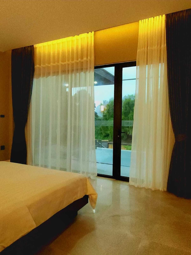 Song View Pool Villa