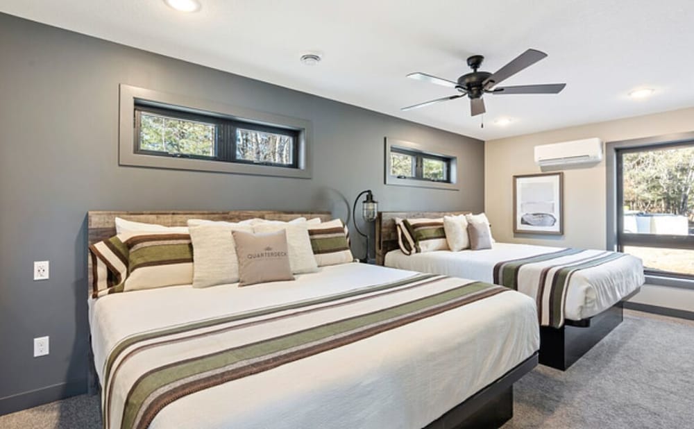 Quarterdeck Resort & Restaurant