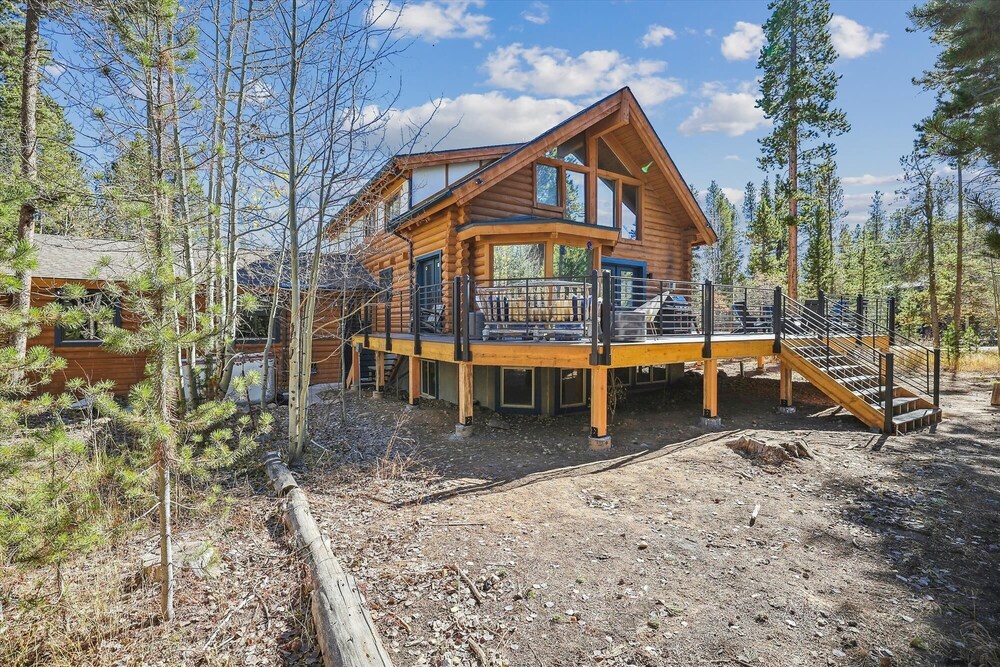 American Way Chalet 5 Bedroom Home
