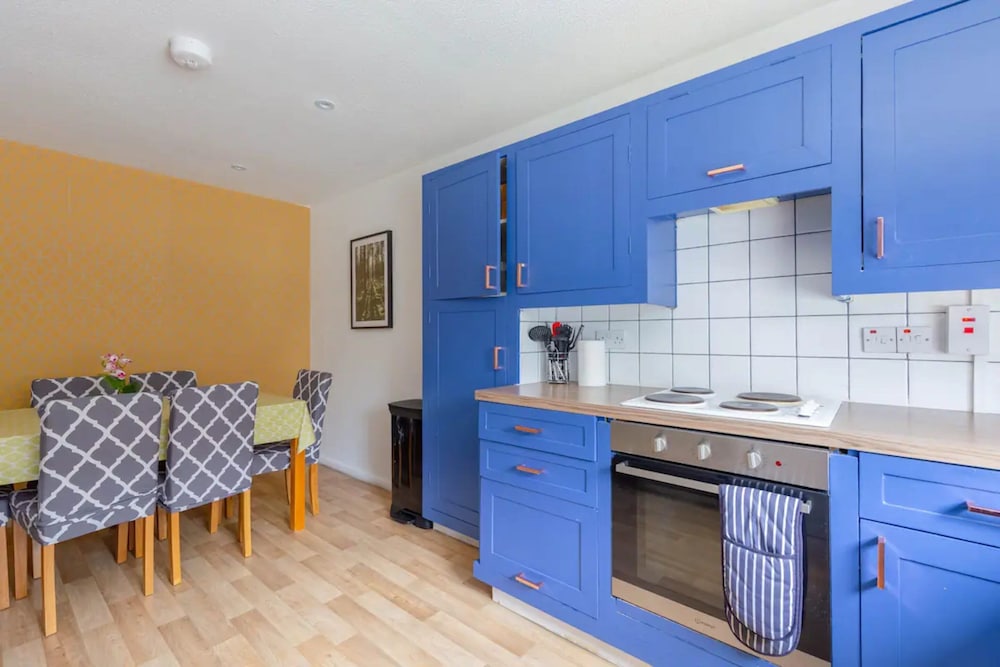 Bright 3 Bedroom House With Terrace, 16 Mins to Big Ben