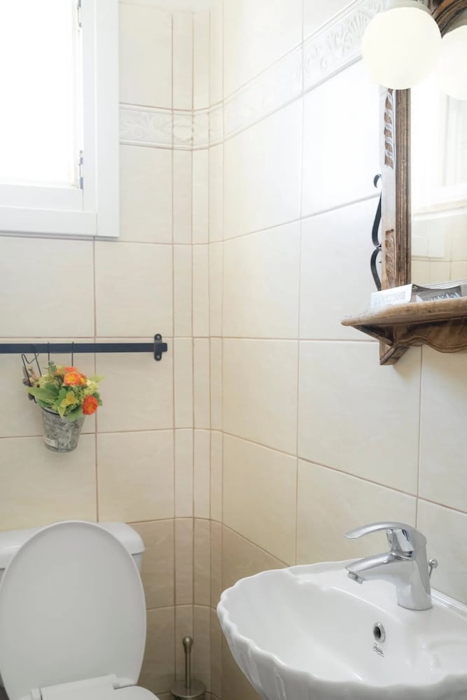 Mykonist Merchia Beach Villas & Suites