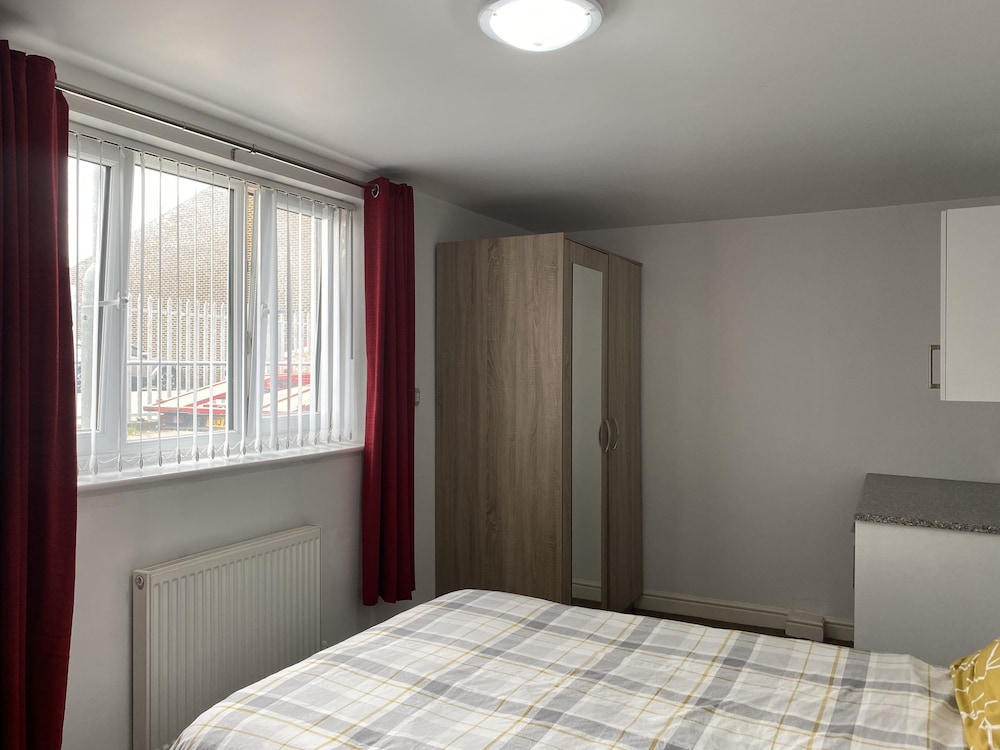 Inviting 3-bed Apartment in Stockton-on-tees view 3