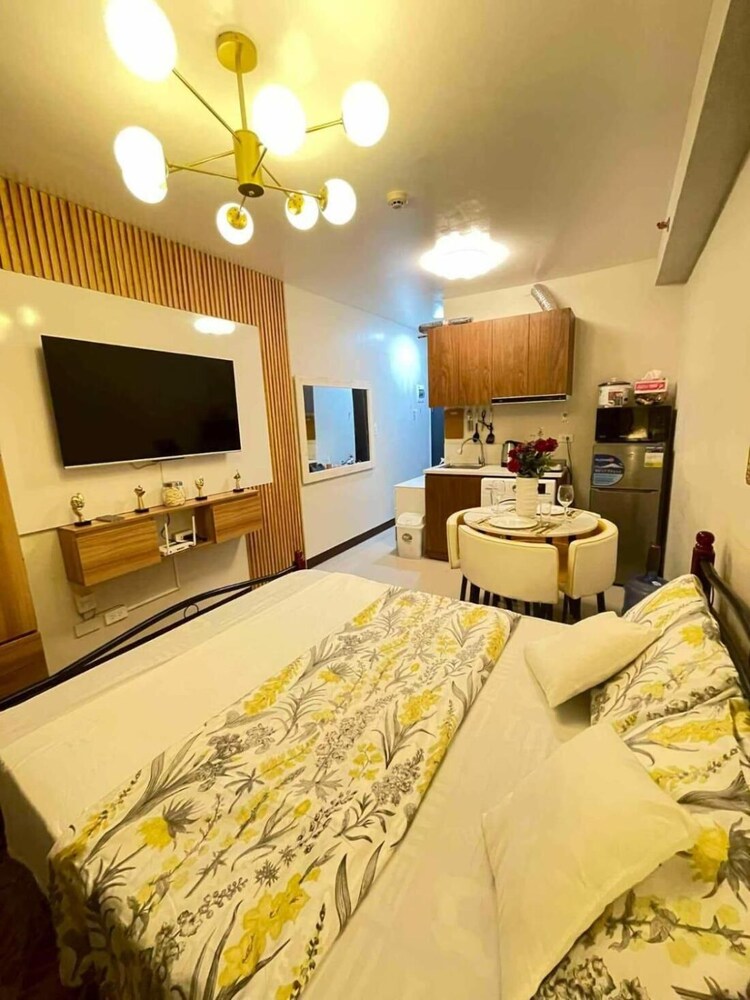 Room in Studio - Luxury Condo-sea View- Near Beach