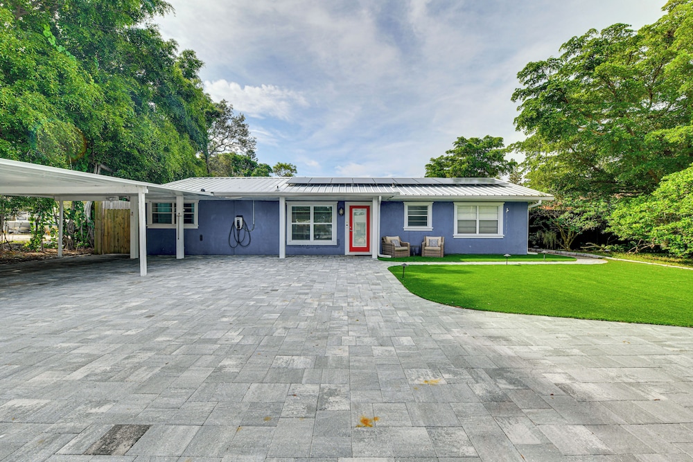 Backyard w/ Pool & Games! Family Home in Bradenton