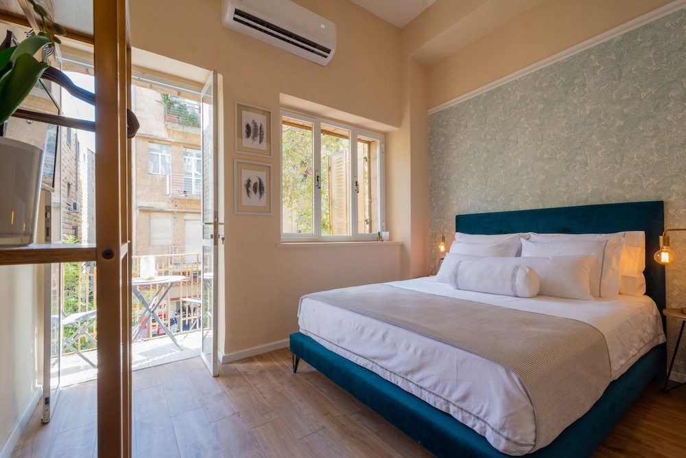 Lovely Apt, Most Popular Tourist Road in Jerusalem view 4
