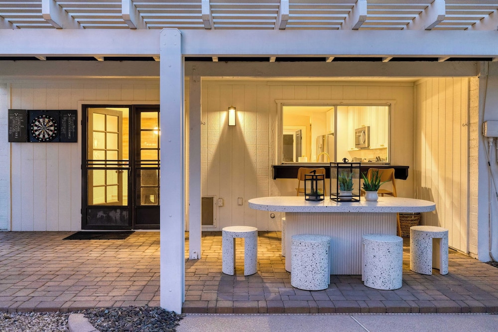 Sol Vista Private Oasis w/ Pool, Putting Green, and Prime Location