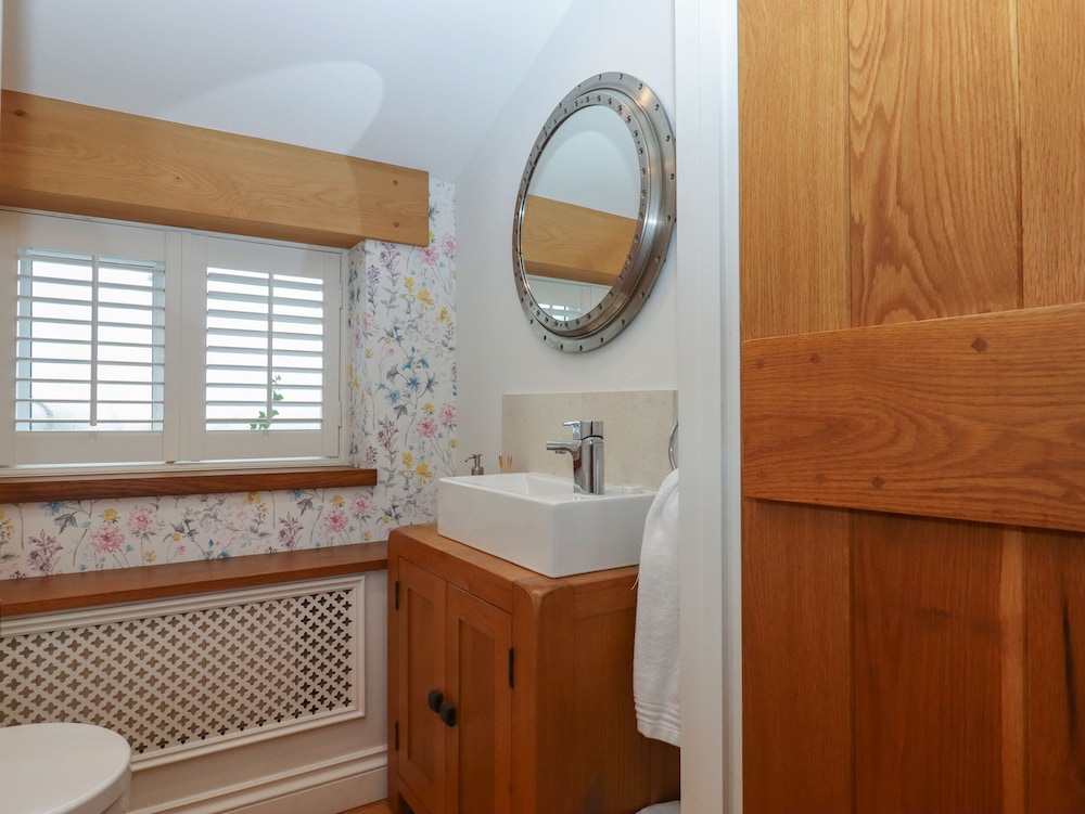 Waterland Farmhouse