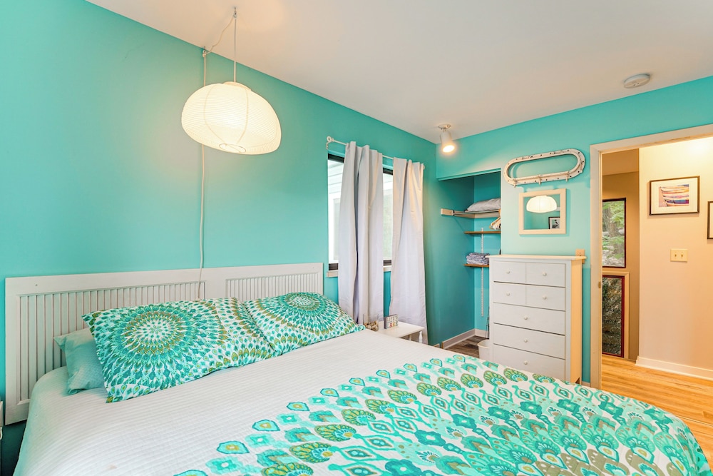 Walk to Semi-private Beach: Lake Michigan Getaway