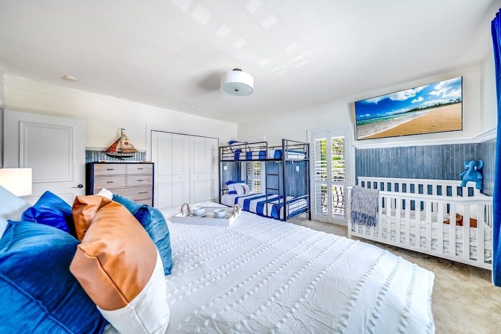 5 Bedroom Luxury Home, Minutes to Las Olas, Shops & Beach