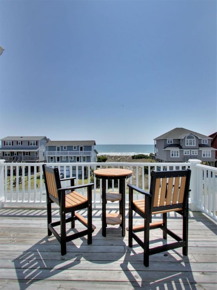 Beach Crew 4 Bedroom Home by RedAwning