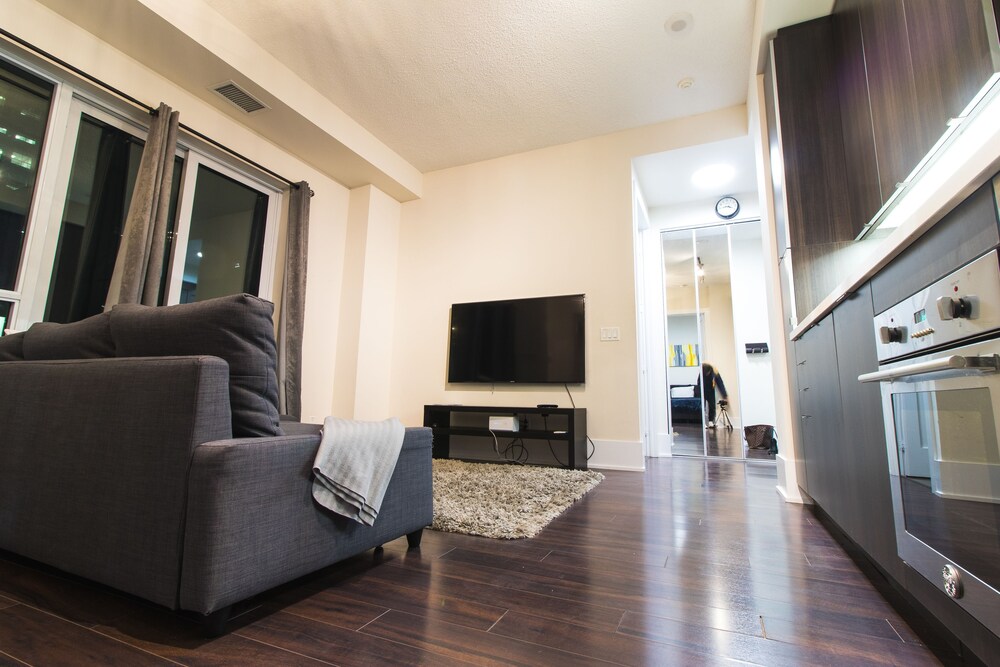 Luxury One Bedroom by Rogers Centre-4