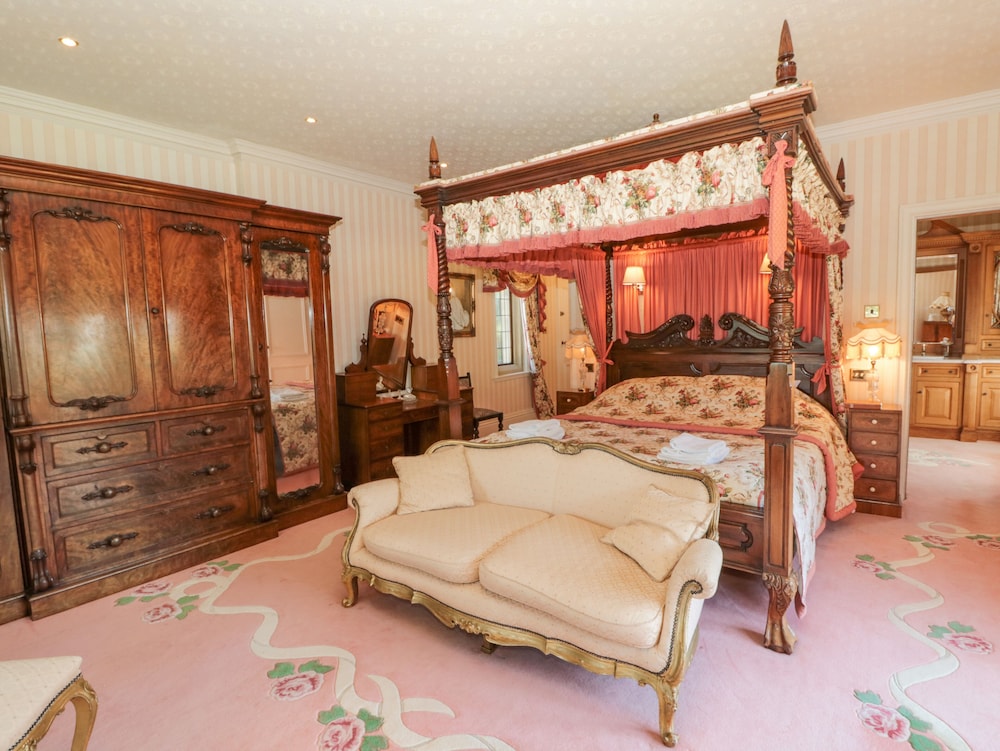 Highcliffe Manor