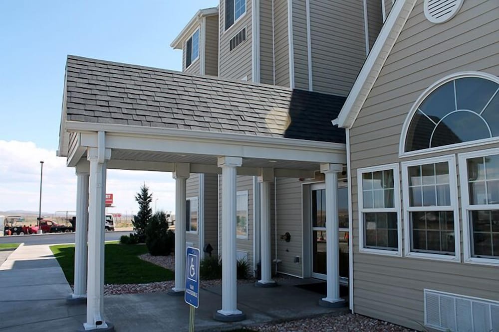 Rawlins Vacations - Microtel Inn and Suites by Wyndham Rawlins - Property Image 9