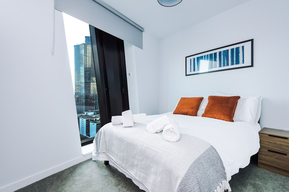 Hilltop Serviced Apartments- Deansgate view 4