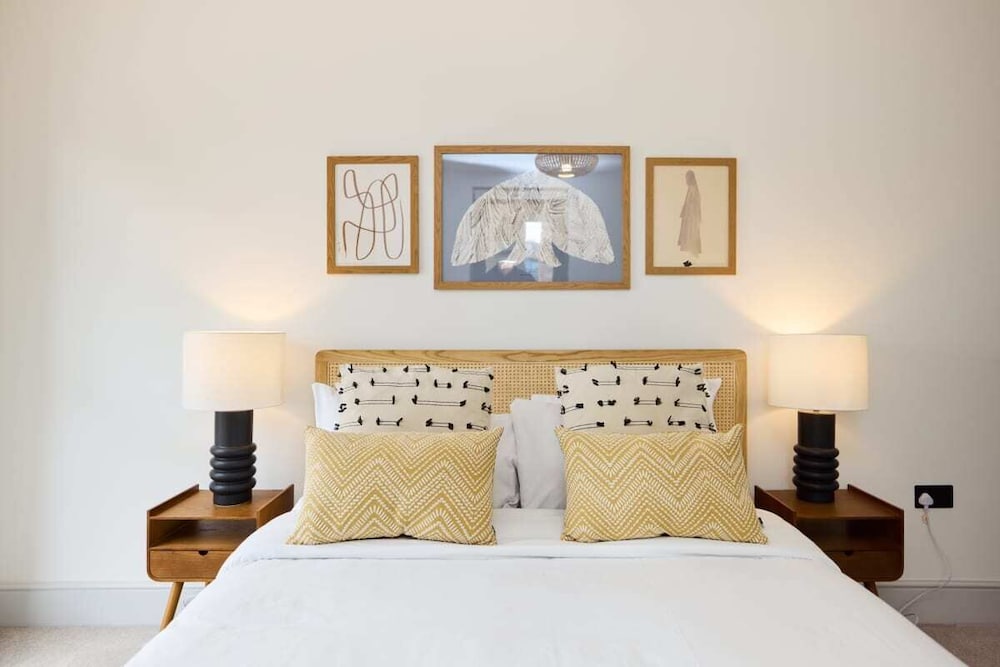 The South Wimbledon Escape - Lovely 3bdr With Balcony