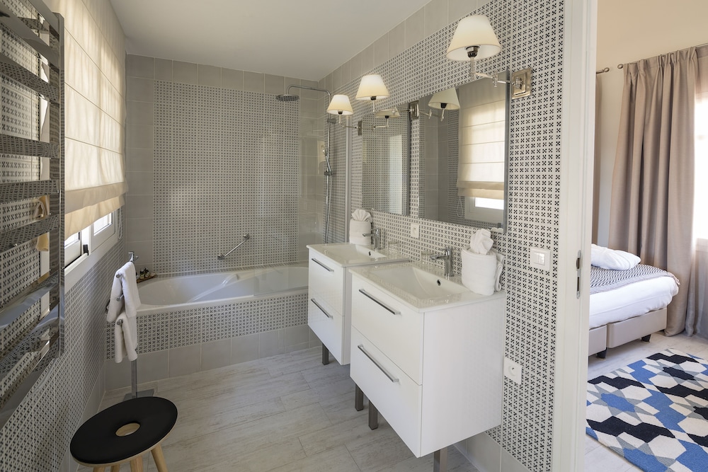 Six-Fours-les-Plages Vacations - Appartements de l'Helios - Iles des Embiez - Property Image 44