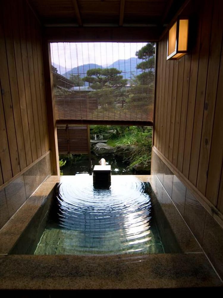 Ryotei Takano
