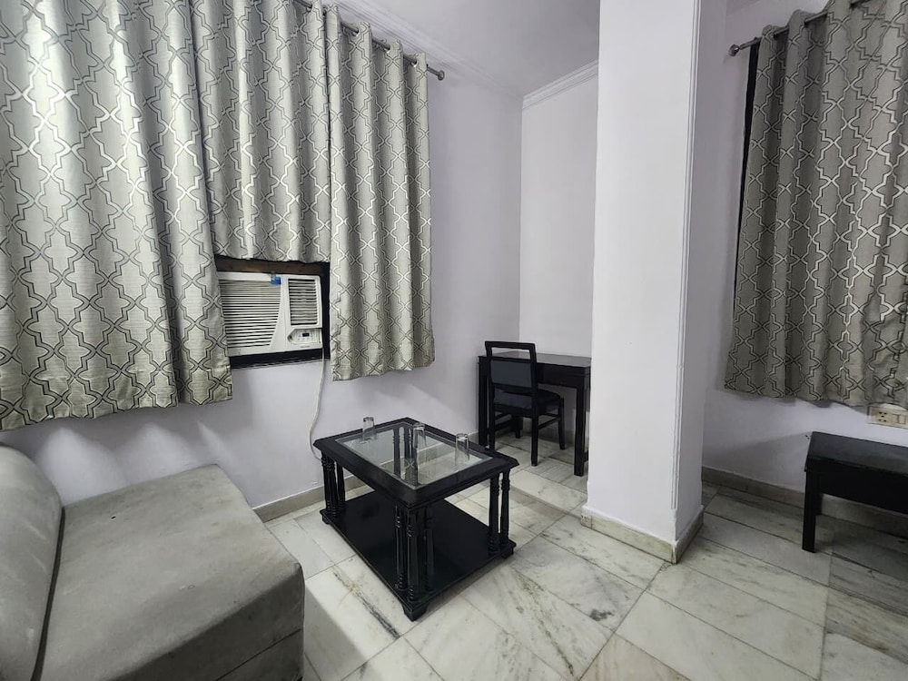 Hotel Grand Central Near Karolbagh Metro