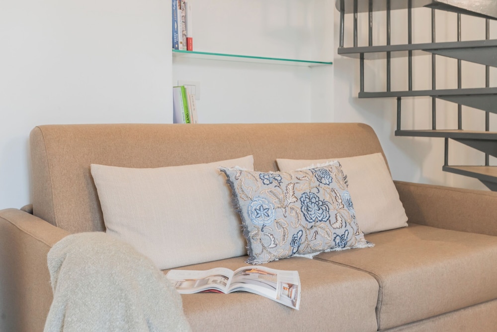 Borsieri Como Apartments with Parking by Rent all Como