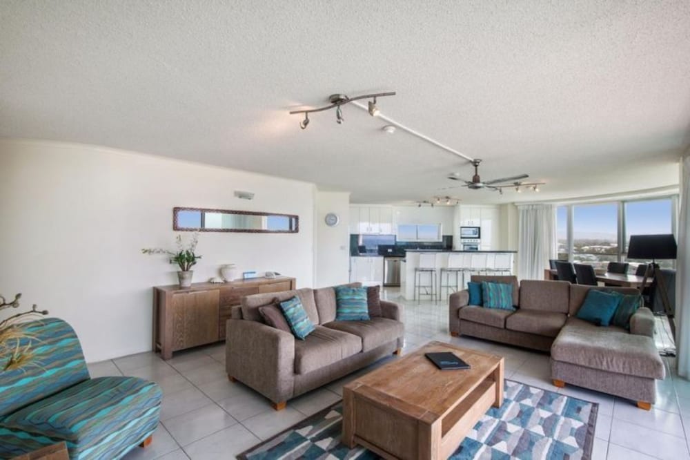 Chateau Royale Beach Resort Maroochydore