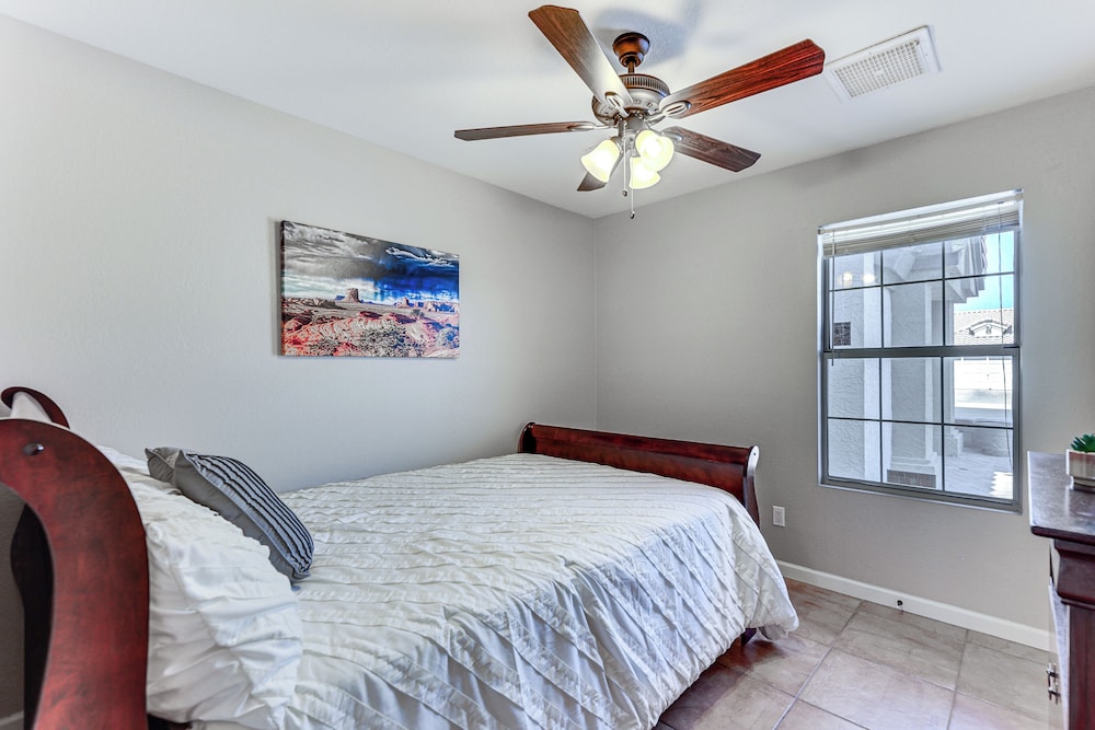 Gilbert Family Home: Games, Private Pool & Patio!