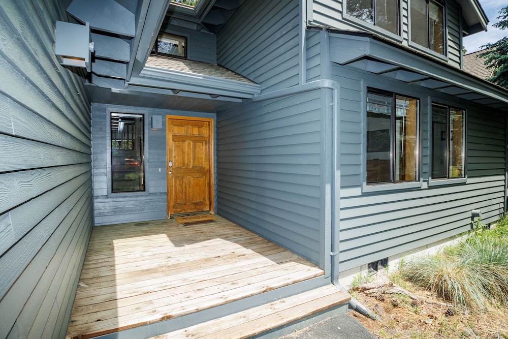 Blue Goose 16 4 Bedroom Home