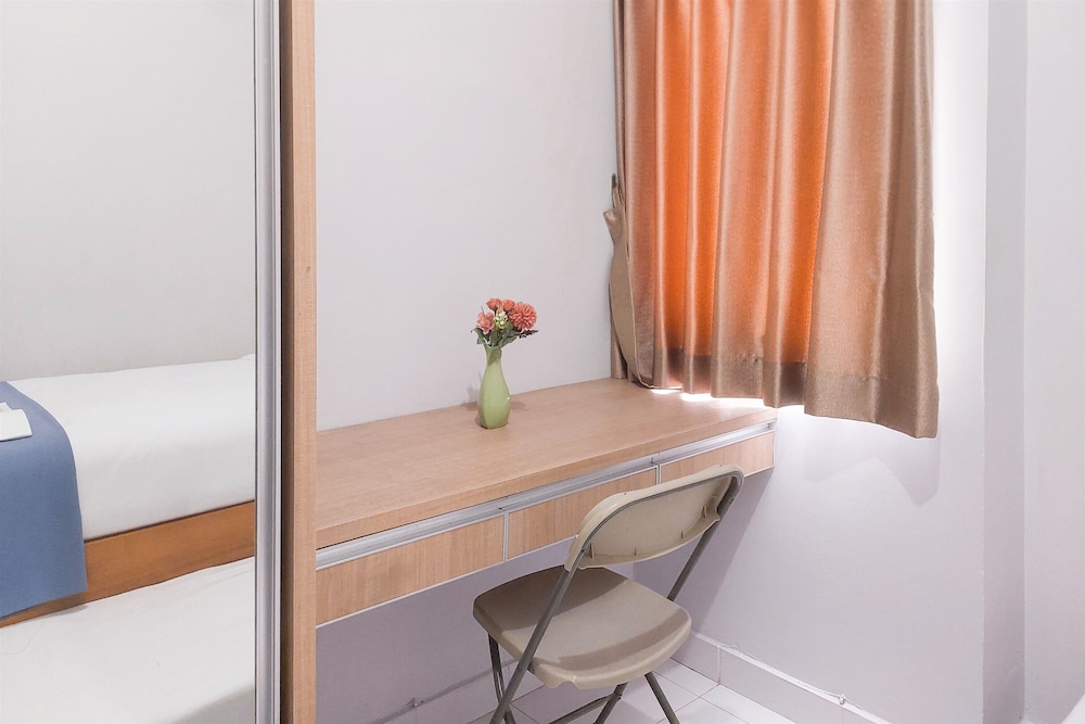 Cozy Living 2Br Apartment Without Living Room At Aeropolis Residence