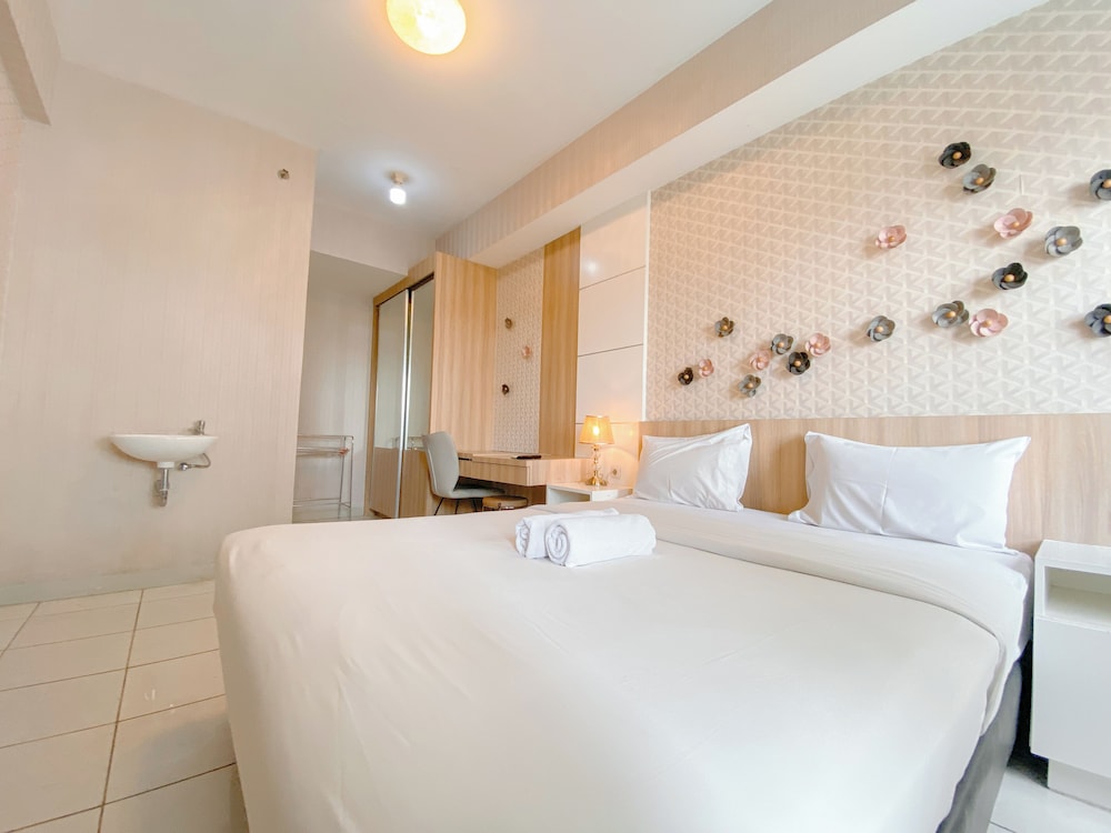 Spacious 3Br At Mekarwangi Square Cibaduyut Apartment
