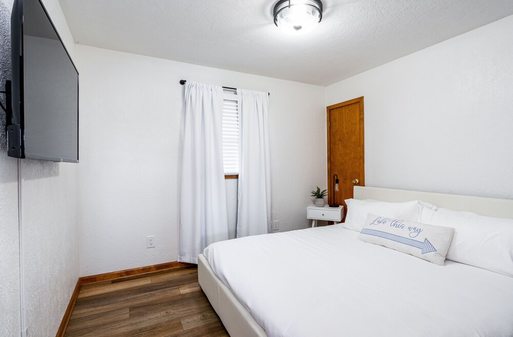 Cadillac Vacations - Stone Ledge Lake Getaway - Property Image 3