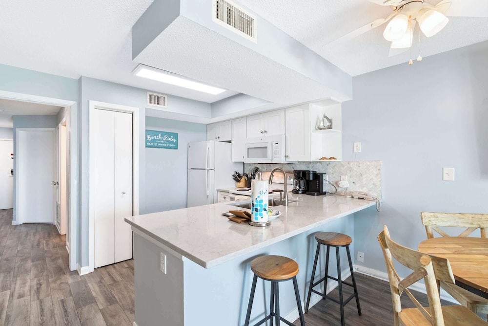 NEW Gulf Front - Beaches Pool Dining and Fun