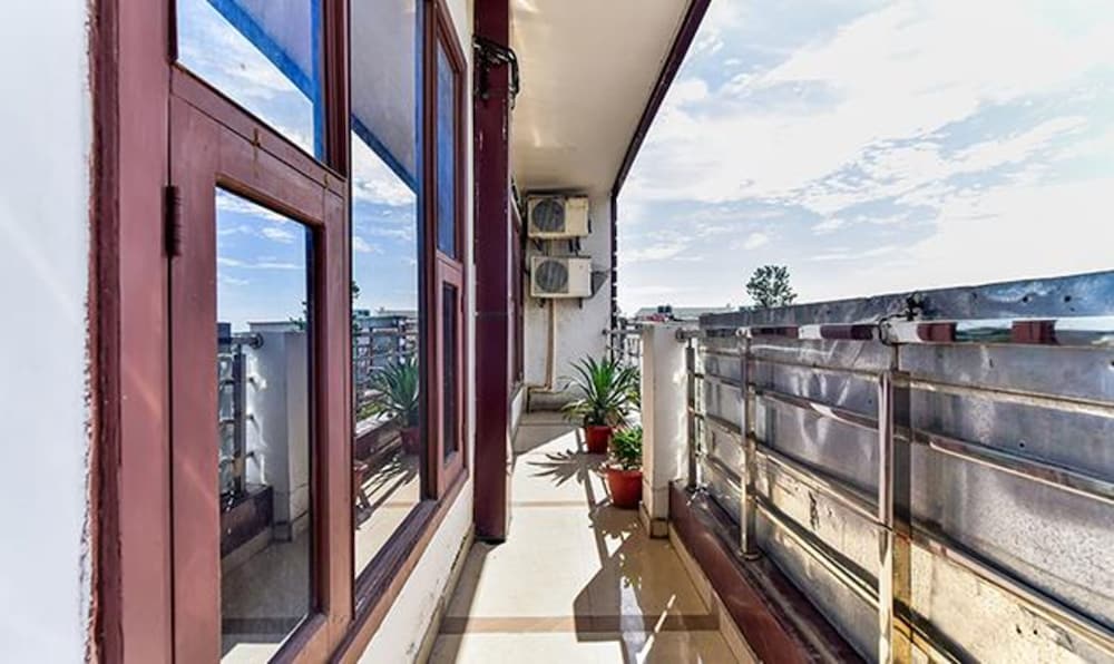 Fabhotel Sr Residency view 4