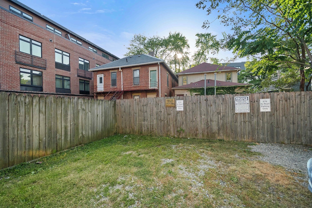 North Pearl Residences 874