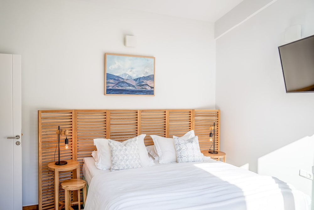 Lefkon Villa With Pool by the Sea - N Peloponnese