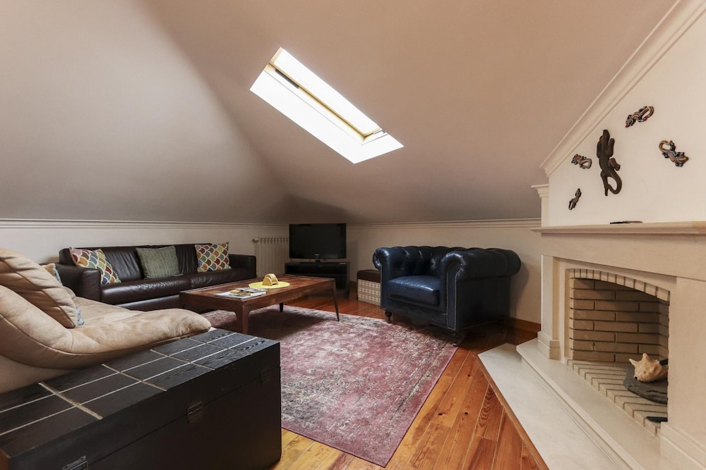 Grand Parliament Duplex by Homing view 3