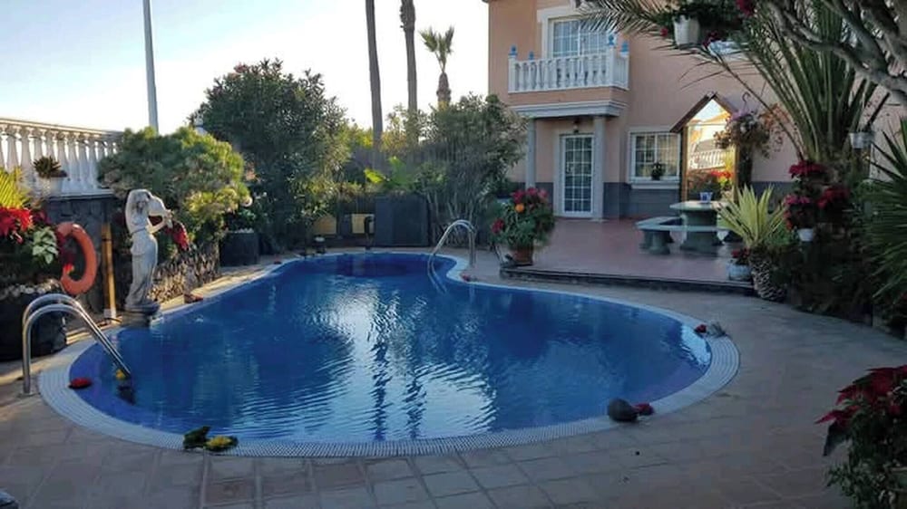 Relax in El Médano's Modern Sea View Apartment