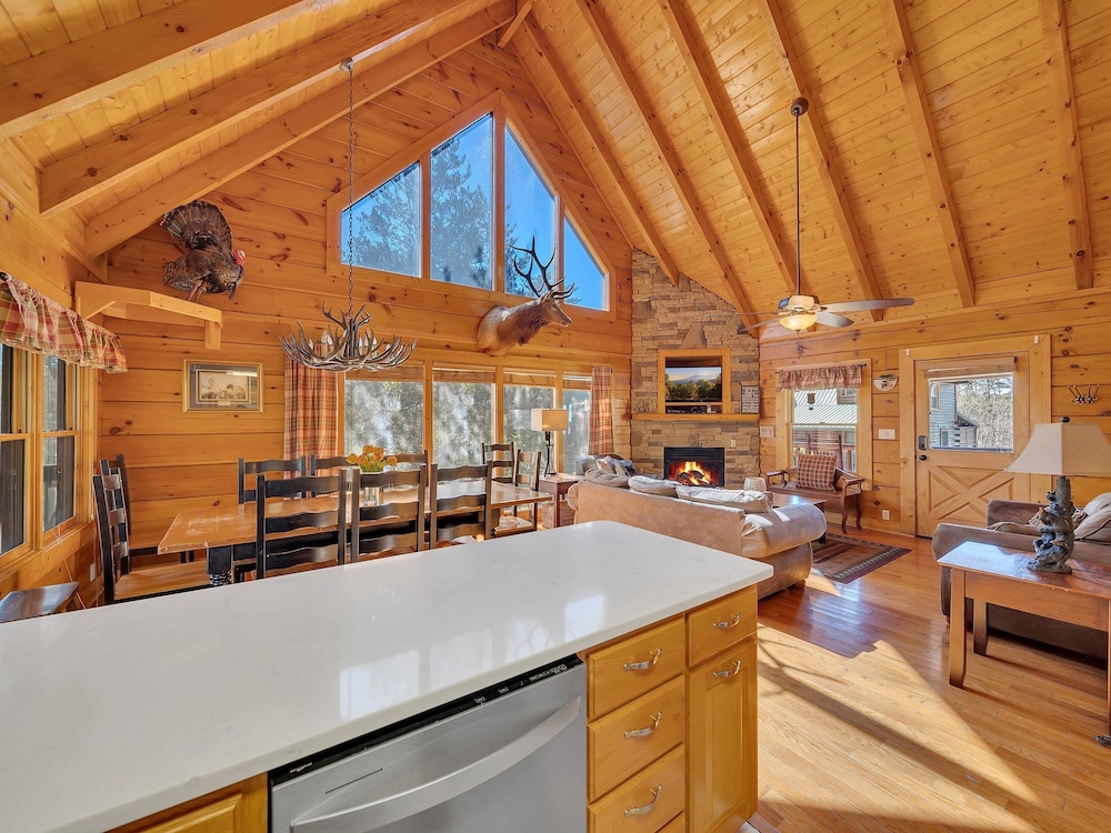 Ern821 - Tranquil Times 5 Bedroom Cabin