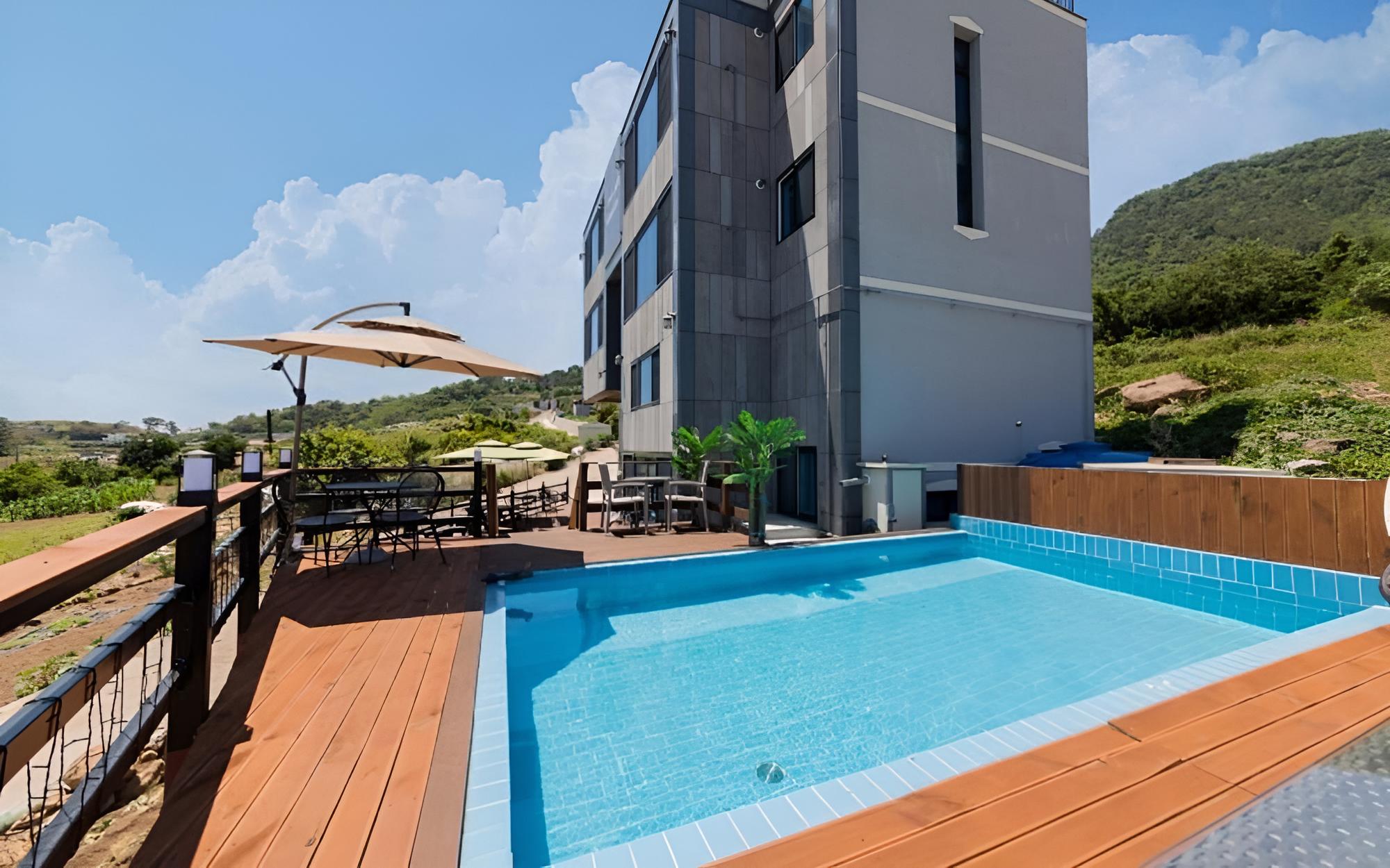 Geojedo Top Class Pension view 4